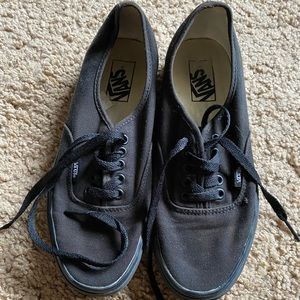 Vans Authentic Black/Black Low Tops